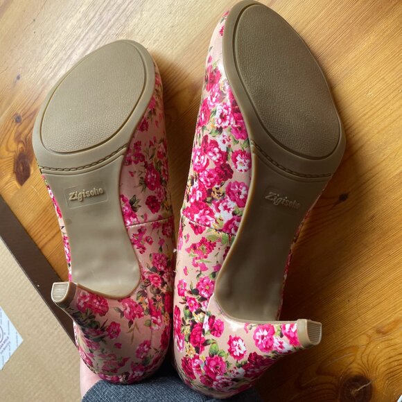 Barbie Pink Floral Pumps size 8-8.5 NEVER WORN w/ box - Picture 6 of 7